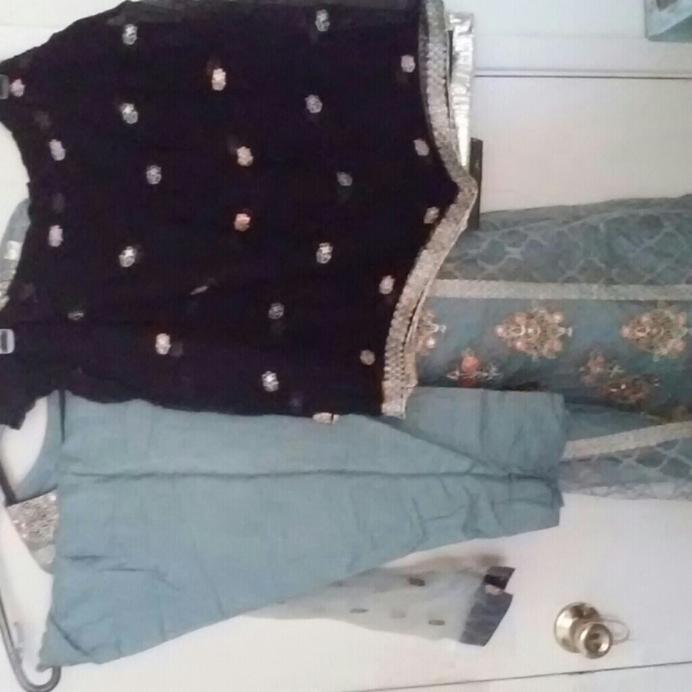 Ladies - Picture 3 of 3